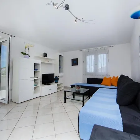 Apartman In Pjescana Uvala Mit Grosser Terrass By Interhome *