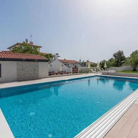 In Pjescana Uvala Mit Grosser Terrass By Interhome Apartman *