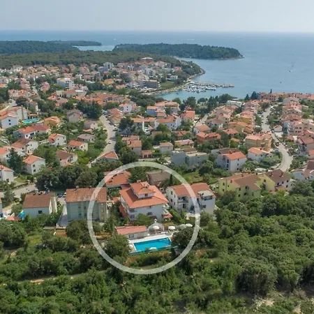Apartman In Pjescana Uvala Mit Grosser Terrass By Interhome *