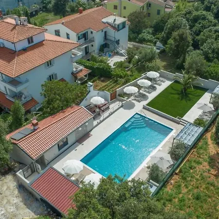 In Pjescana Uvala Mit Grosser Terrass By Interhome * Pula